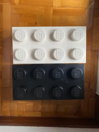 Cajones de Almacenamiento LEGO Blanco y Negro.