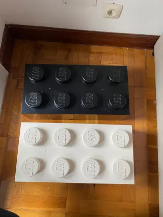 Cajones de Almacenamiento LEGO Blanco y Negro.