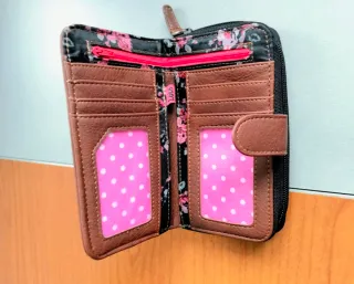 Cartera Billetera Mujer Flores y lunares.