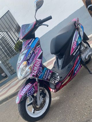 Moto Scooter Yamaha personalizada