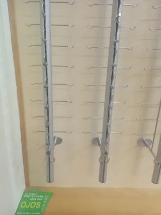 Expositores para 12 gafas con llave seguridad