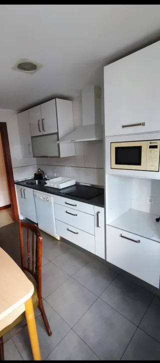 Cocina blanca en perfecto estado