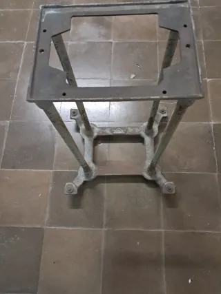 2 Mesas  metálica antiguas Involca