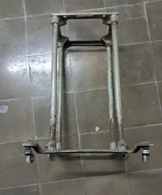 2 Mesas  metálica antiguas Involca