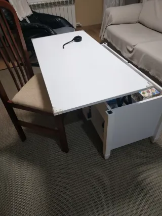 Mesa de salón elevable blanca