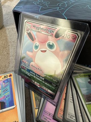 ETB Pokémon Phantasmal Flames abierta