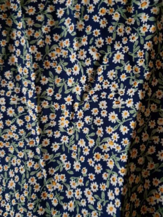 Vestito floreale blu con margherite estivo