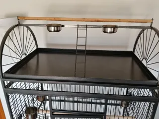 Jaula para loros Caesar negra