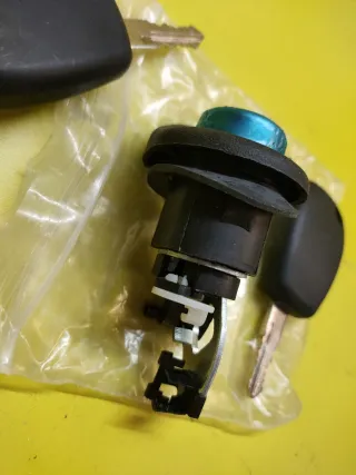 BOMBIN PUERTA MALETERO DACIA LOGAN RENAULT TWINGO