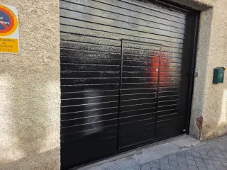 Puerta de garaje seccional automática