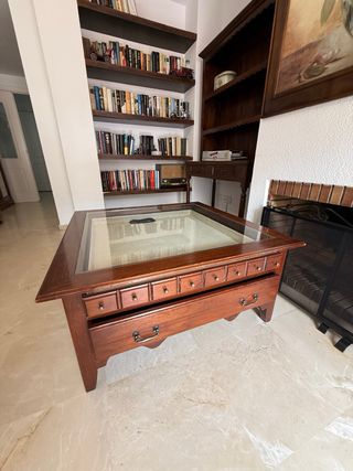 Mesa de centro de madera y cristal