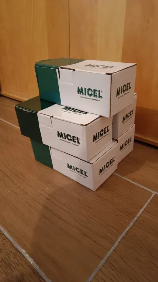 5 Manillas de puerta plateadas