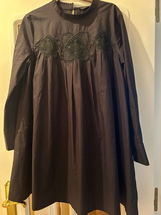 Vestido negro von bordados zara