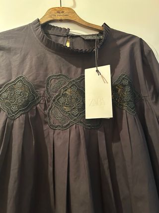 Vestido negro von bordados zara