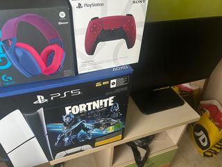 Lote PS5: Consola, Mando y Monitor