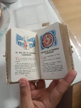 Devocionario /libro de primera comunión años 50/60