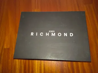 Anfibi donna John Richmond con borchie neri