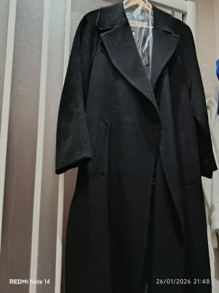 Abrigo Zara Negro con Cinturón