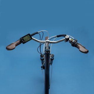 Bicicleta eléctrica urbana cuadro bajo Elops 900 E azul