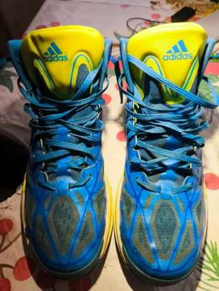 Zapatillas Adidas Baloncesto Azul y Amarillo