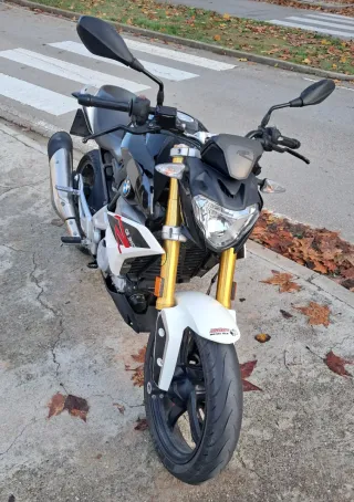 BMW G 310 R Moto