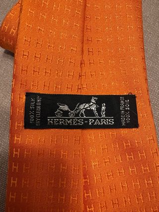Corbata Hermes 100% seda de color naranja