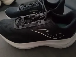 Zapatillas Joma Talla 40 Negras y Blancas