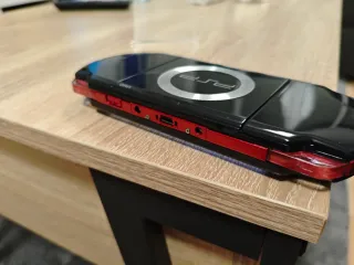 PSP 2004 Nero e Rosso