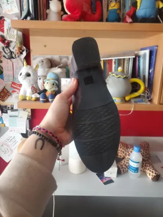 Botines tacón tachuelas grises