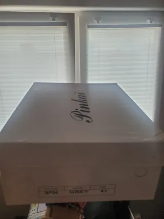 Botines tacón tachuelas grises