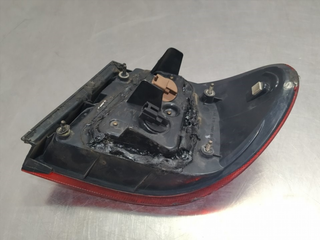 PILOTO TRASERO IZQUIERDO NISSAN PRIMERA BERL./ TR