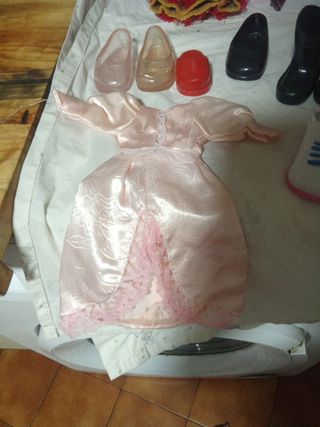 Ropita y calzado de muñecas
