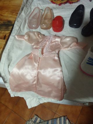 Ropita y calzado de muñecas