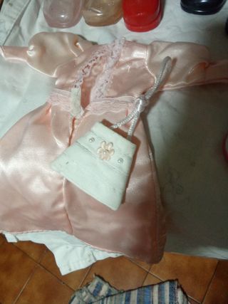 Ropita y calzado de muñecas