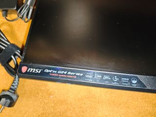 Monitor MSI Optix G24 Curvo 144Hz 1ms