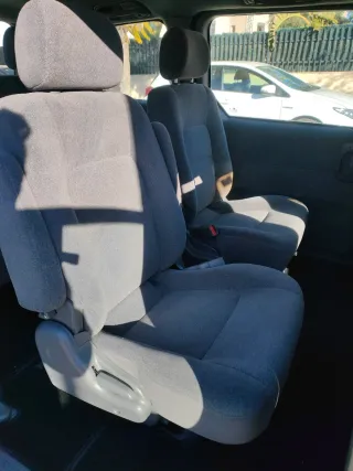 KIA Carnival 2002