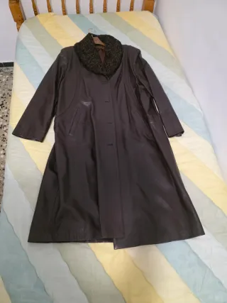 Chaqueta de piel marrón