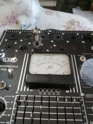 Valvola Philips UY85 testata con provavalvole