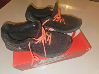 Nike Pegasus 32 Talla 42.5 Negro Naranja