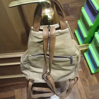 Mochila Beige y Marrón - Como Nueva