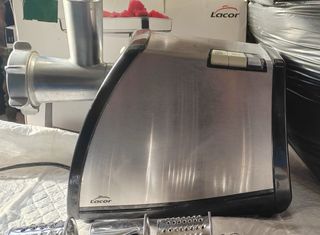 Picadora de carne Lacor con accesorios