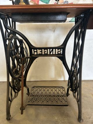 Máquina de coser Singer antigua