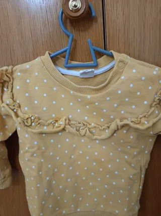 Jersey bebé amarillo lunares