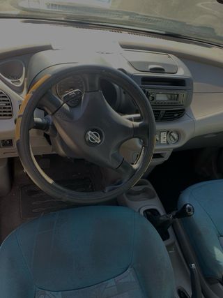 Nissan Almera Tino 2002