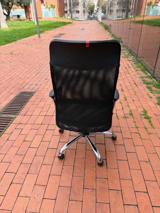 Silla de oficina negra
