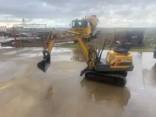 Mini Retroexcavadora Yanmar