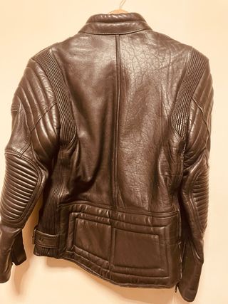 Chaqueta de piel ideal para moto. Talla 48