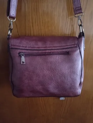 Bolso granate con cremallera