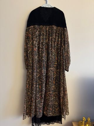 Conjunto capa gasa y vestido terciopelo