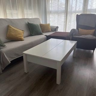 Mesa elevable Ikea en perfecto estado